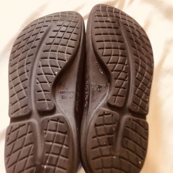 OOFOS Gray and Black Slip-On Loafers with Comfort Fit main image 7